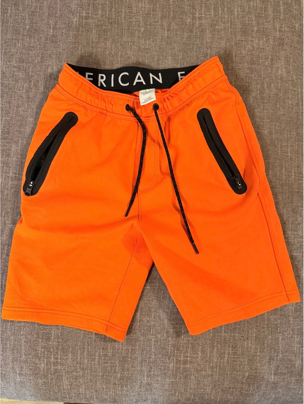 American Eagle men's bright orange shorts